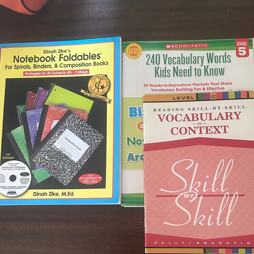 Scholastic ,Notebook Foldable